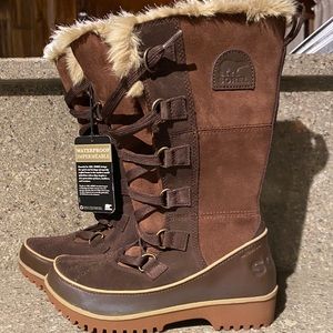 Sorel Waterproof Boots, NWT.   $150 Retail.